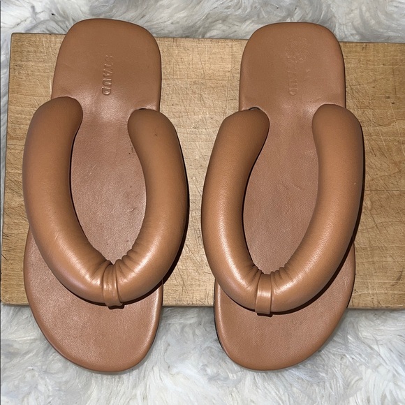 STAUD Rita Puffy Sandals - Picture 2 of 7